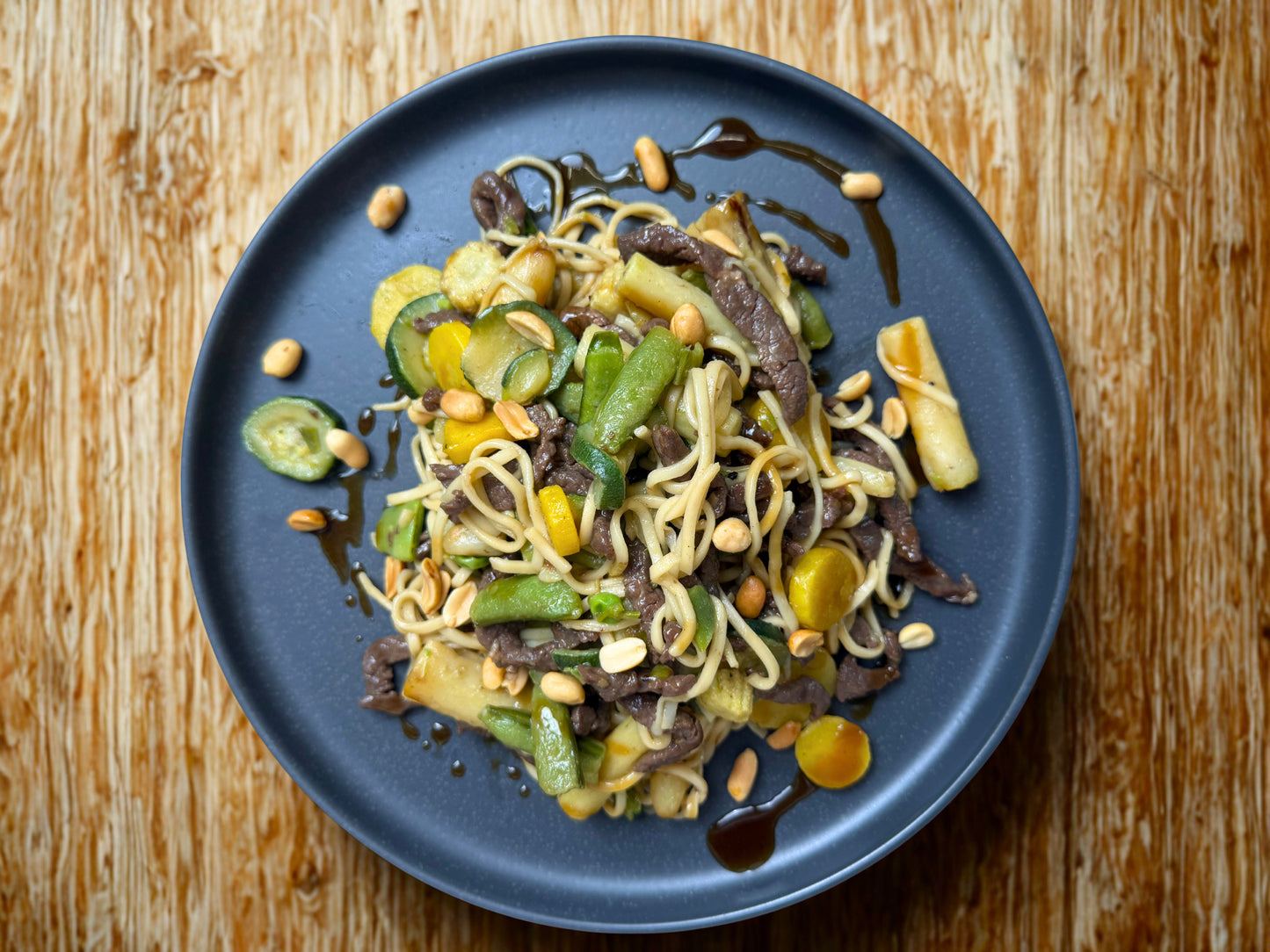 Wok junetina s rezancima